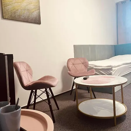Goscinne Pod Zlotym Pstragiem Oda ve Kahvaltı