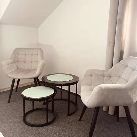 Goscinne Pod Zlotym Pstragiem Bed & Breakfast 3*