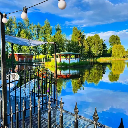 Goscinne Pod Zlotym Pstragiem Bed & Breakfast 3*