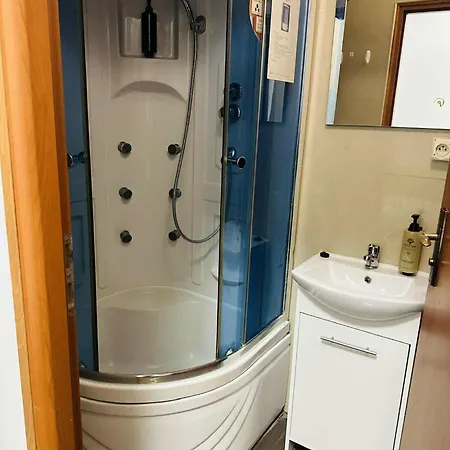 Bed & Breakfast Goscinne Pod Zlotym Pstragiem 3*