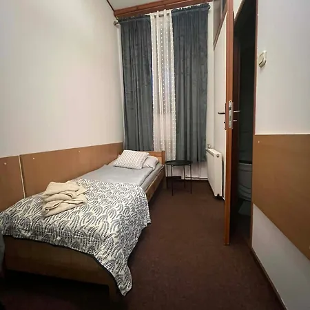 Goscinne Pod Zlotym Pstragiem 3*