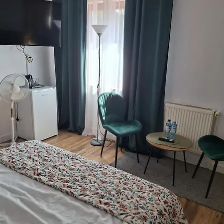 Oda ve Kahvaltı Goscinne Pod Zlotym Pstragiem Zgorzelec