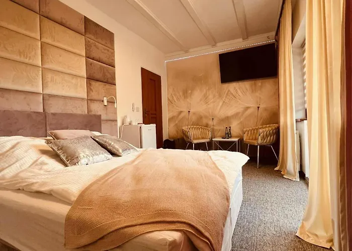 Goscinne Pod Zlotym Pstragiem Bed & Breakfast